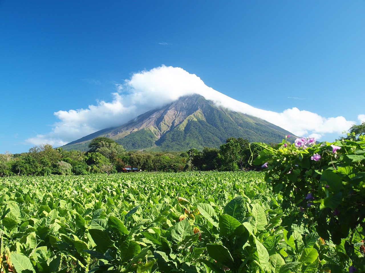 nicaragua-volcano-pixabay-2259249_1280